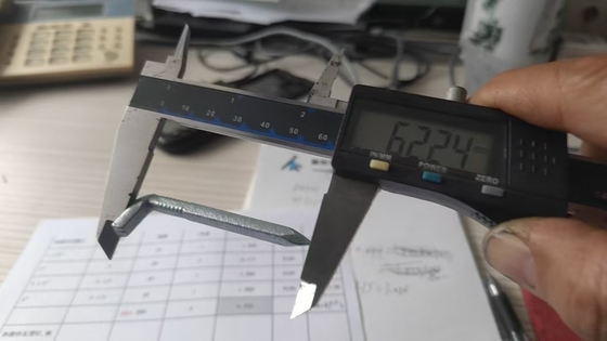 Επικεφαλής τετραγωνικά καρφιά σε σχήμα L με ζεστή γαλβανική επιφάνεια 30-60 mm