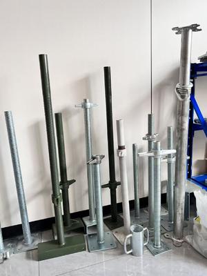 Ρυθμιζόμενο Κοίλο Βιδωτό Βάσης Υποδοχής Βαρέως Τύπου από Χάλυβα για Σκαλωσιές & Κατασκευές