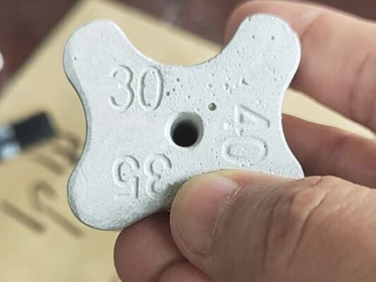 Υψηλής αντοχής διαχωριστικά από σκυρόδεμα με διαφορετικό πάχος κάλυψης για ράβδο επαναπροσδιορισμού